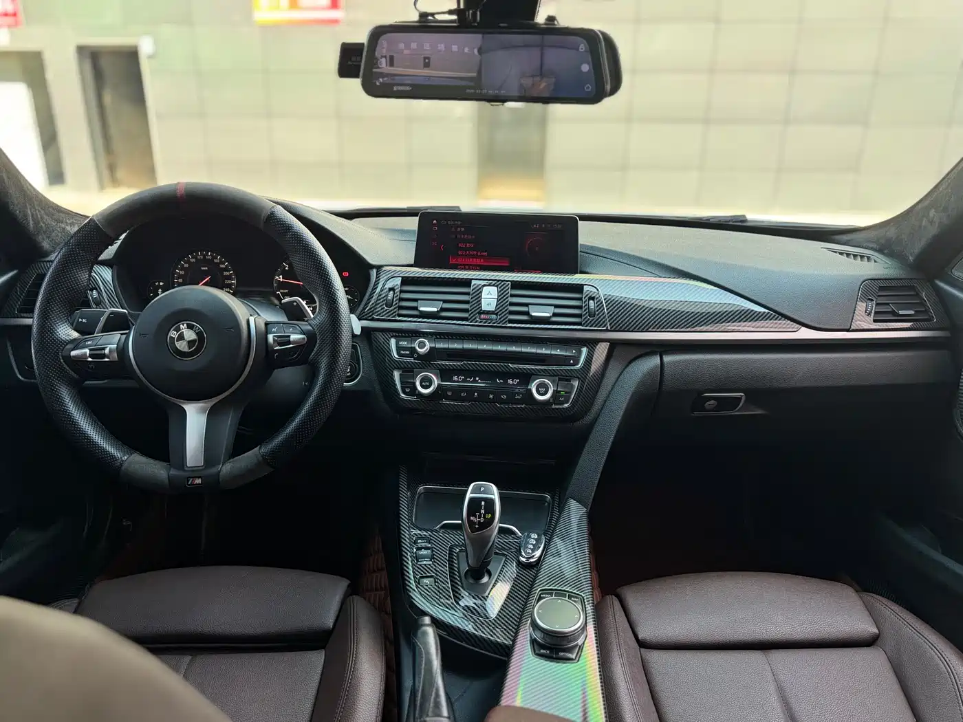 BMW 3 Series 2019 320Li M Sport Black Night Edition фото 17