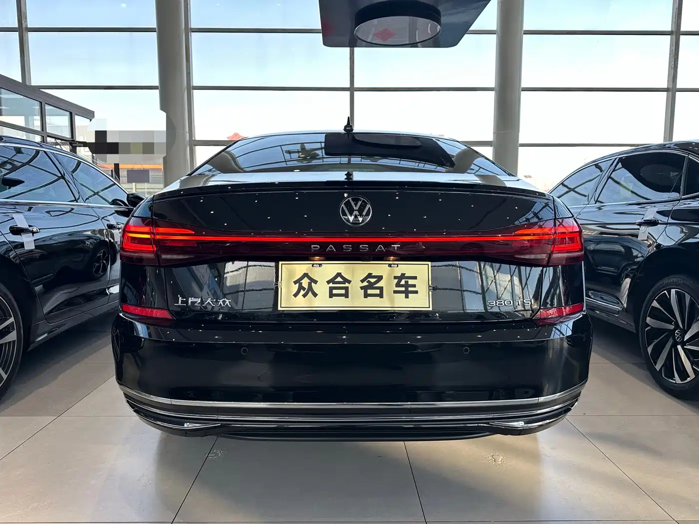 Volkswagen Passat 2025 Outstanding 380TSI Starlight Dragon Soaring Edition фото 5