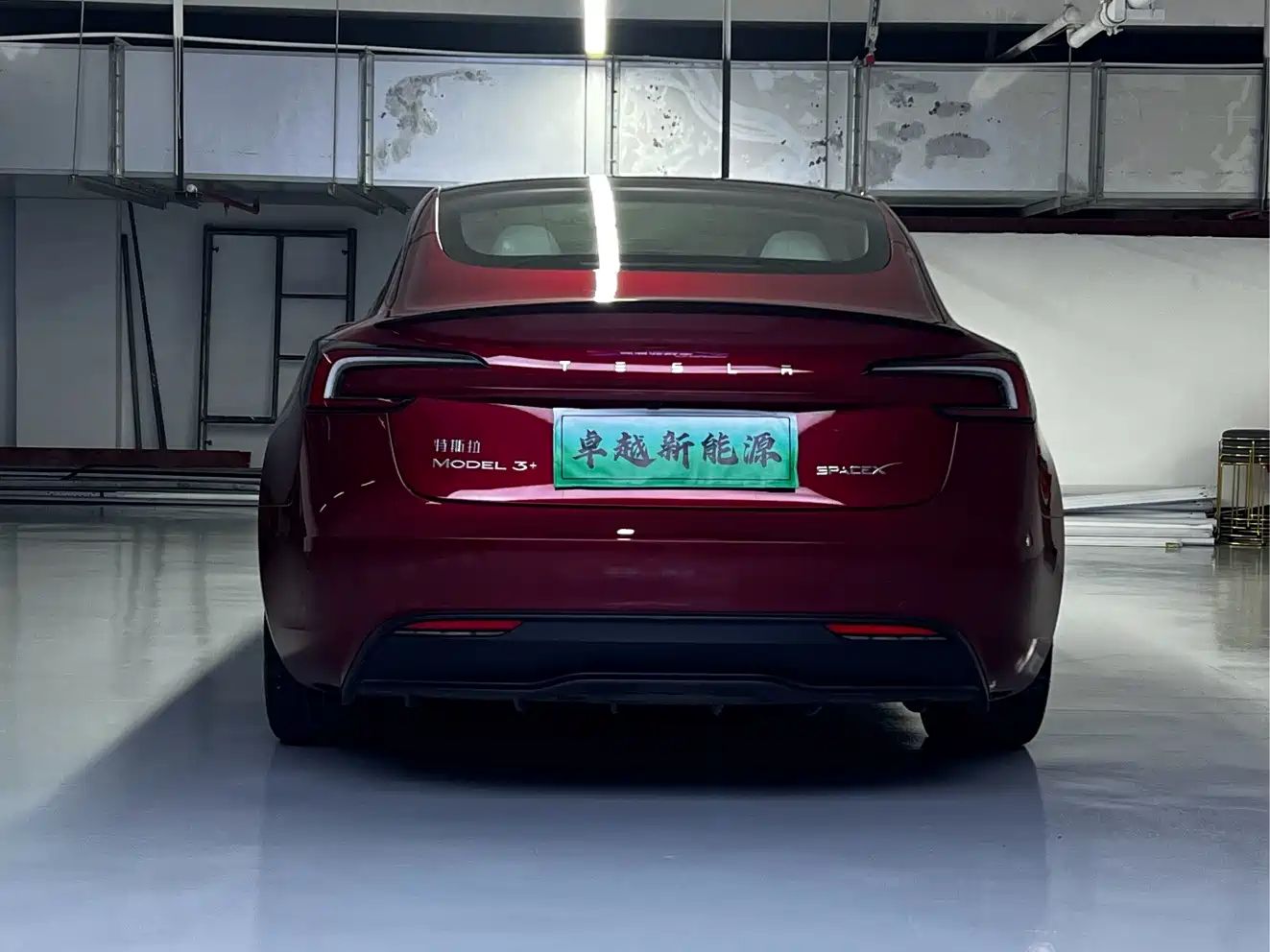 Фото 11 - Tesla Model 3