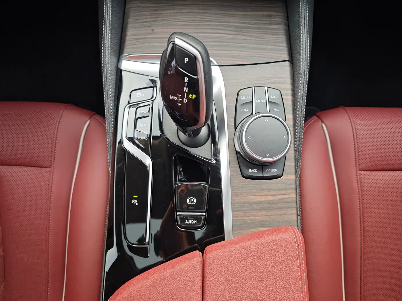 BMW 5 Series 2021 530Li Leading Luxury Package фото 14