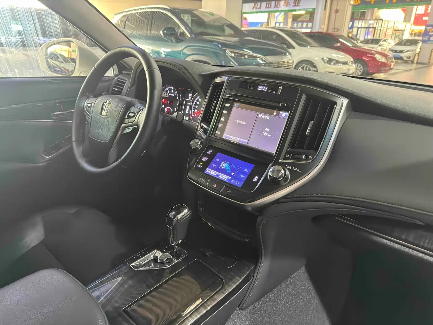 Toyota Crown 2015 2.5L Fashion Limited Edition фото 7
