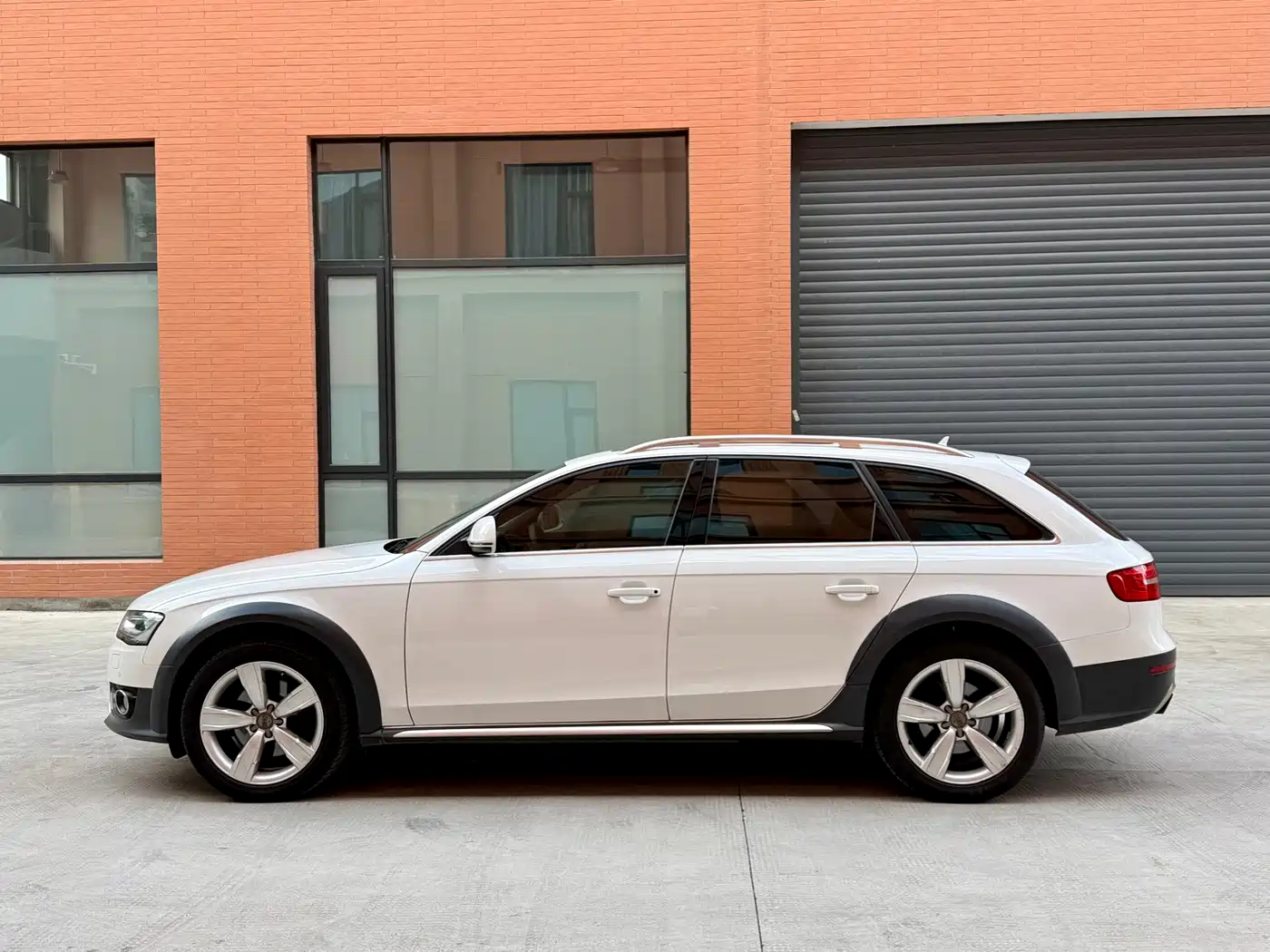 Audi A4 (Import) 2014 2014 40 TFSI allroad quattro plus