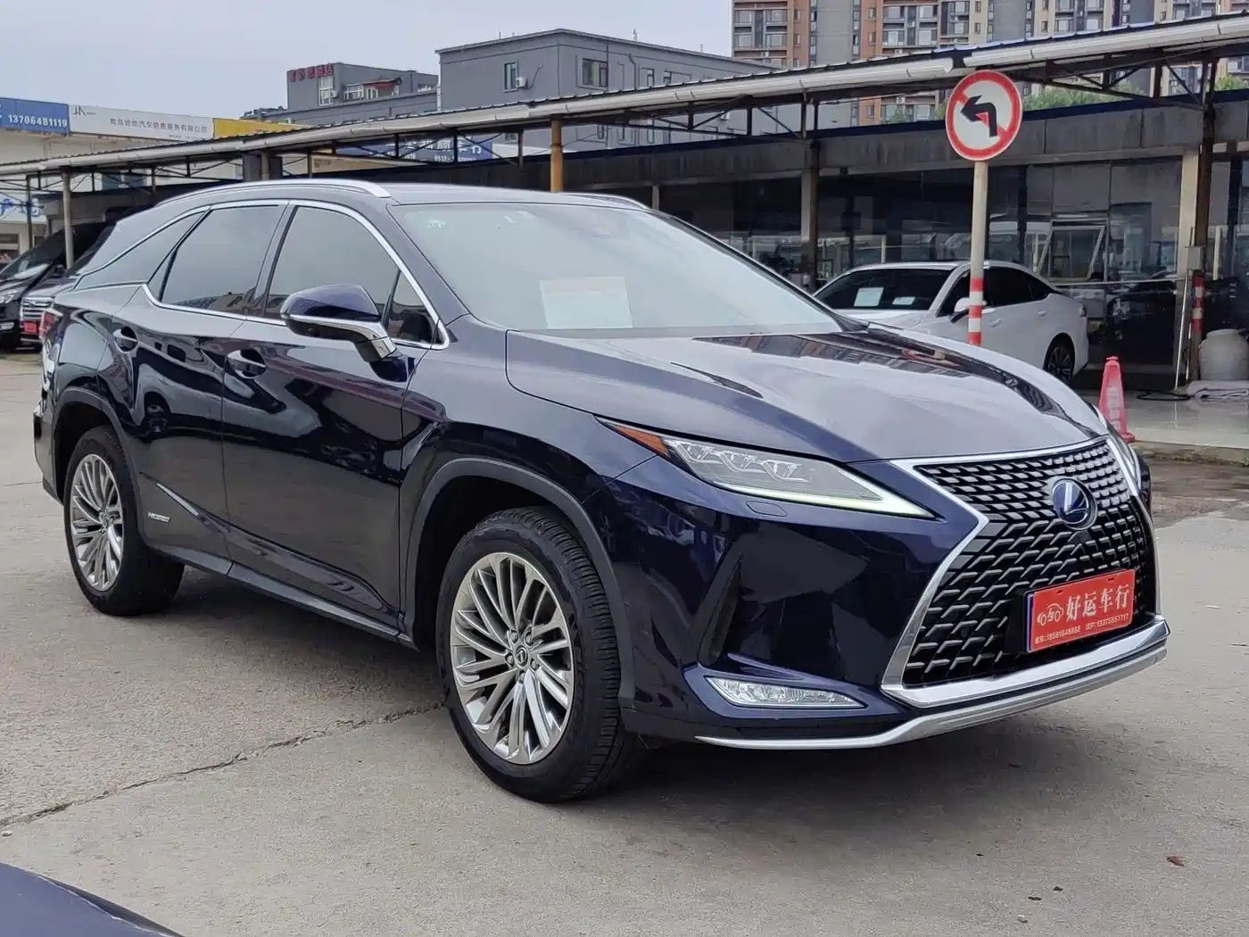 Фото 3 - Lexus RX