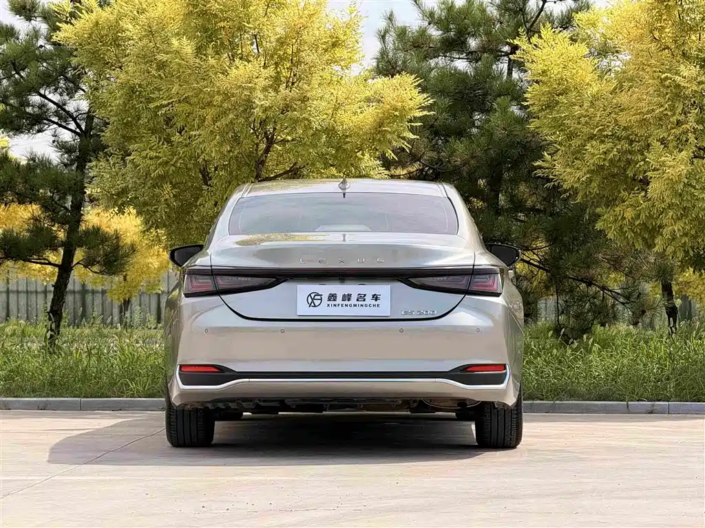 Lexus ES 2025 2025 200 Ultimate Edition