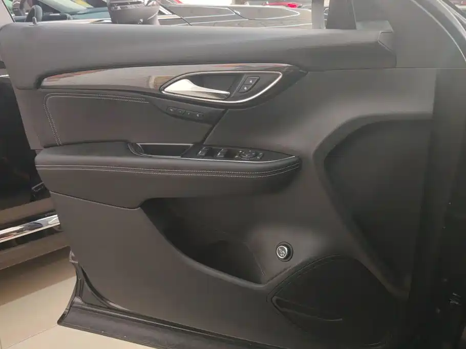 Фото 7 - Buick Envision S