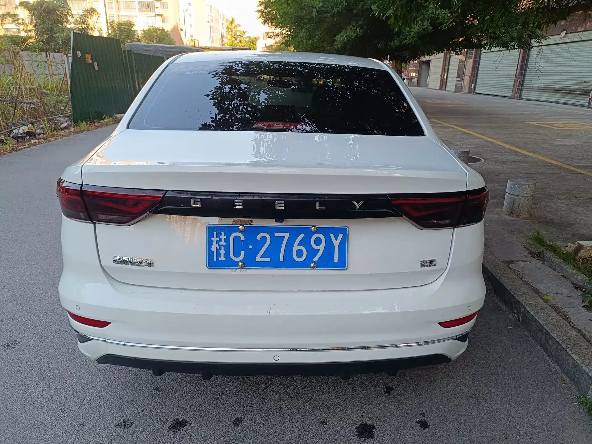 Фото 5 - Geely Emgrand