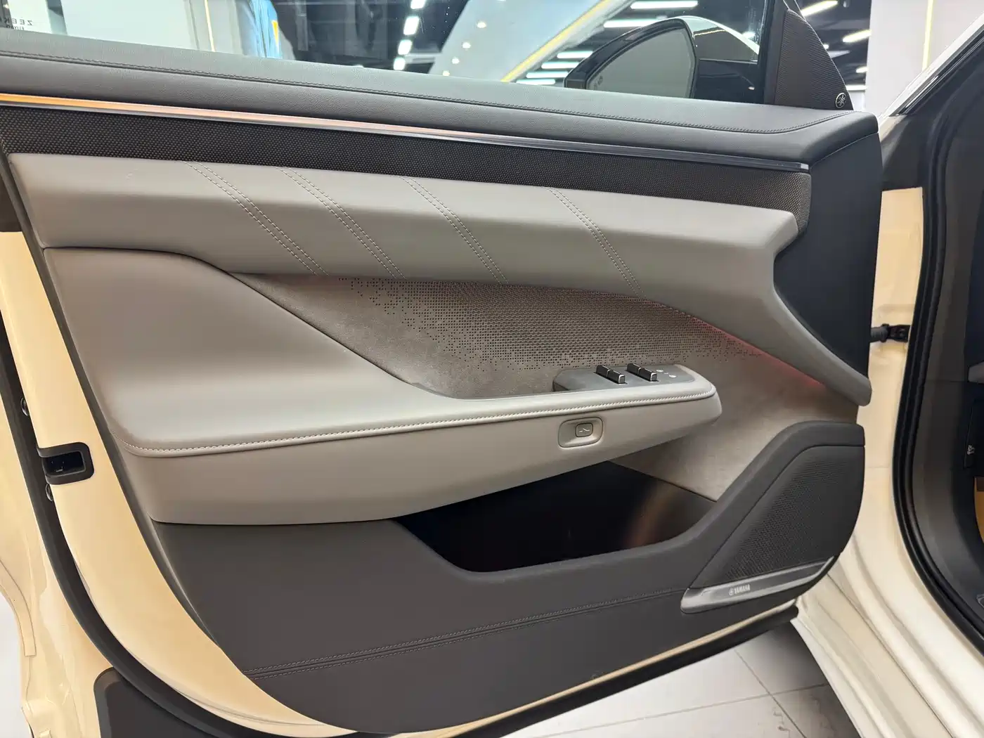 ZEEKR EXTREME KRYPTON 001