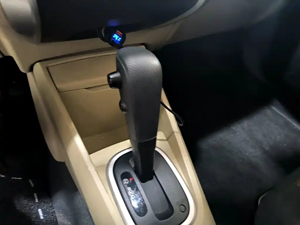 Venucia R50 2014 2014 1.6L Automatic Exciting Edition