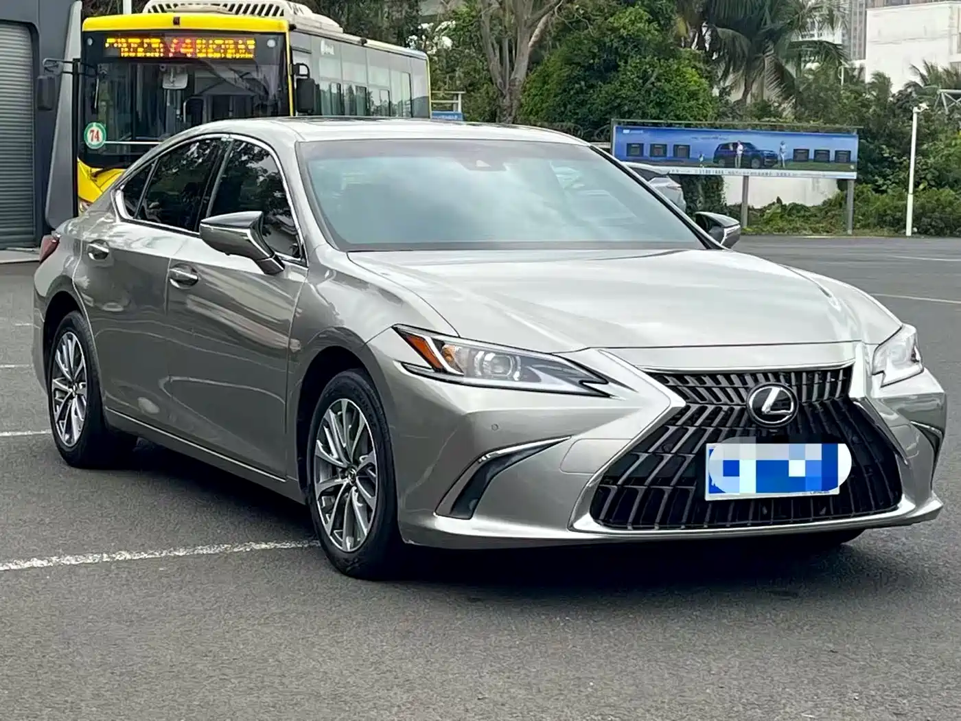 Lexus ES 2022 200 Excellence Edition фото 3