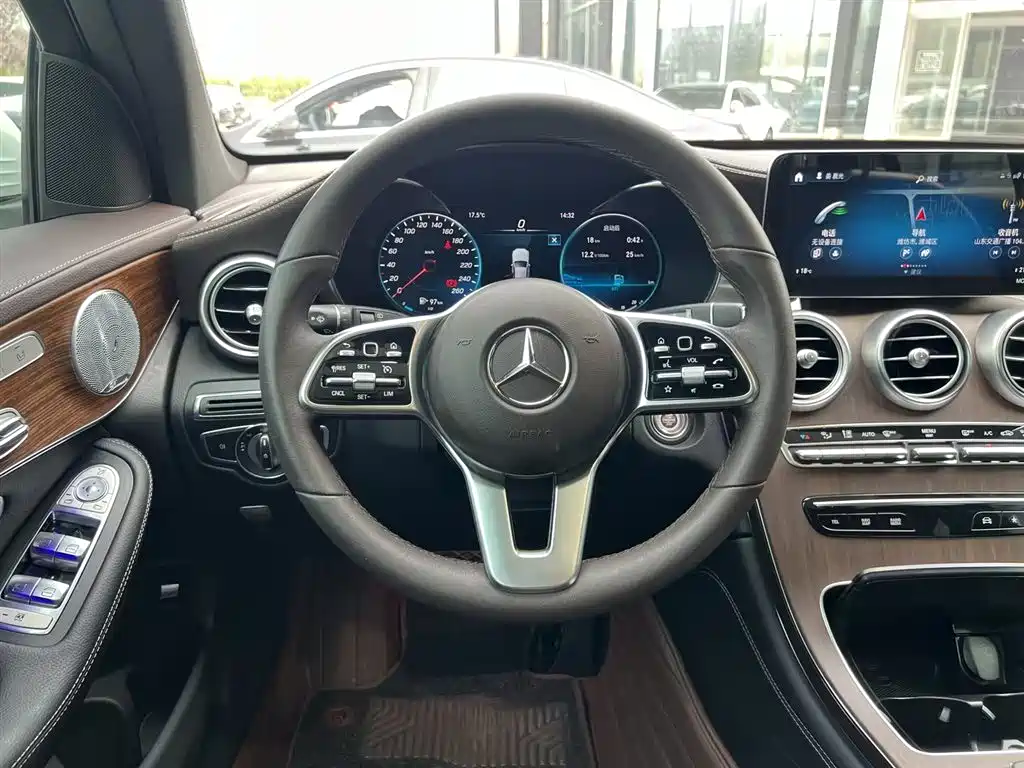 Mercedes-Benz GLC 2021 GLC 300 L 4MATIC Sporty фото 10