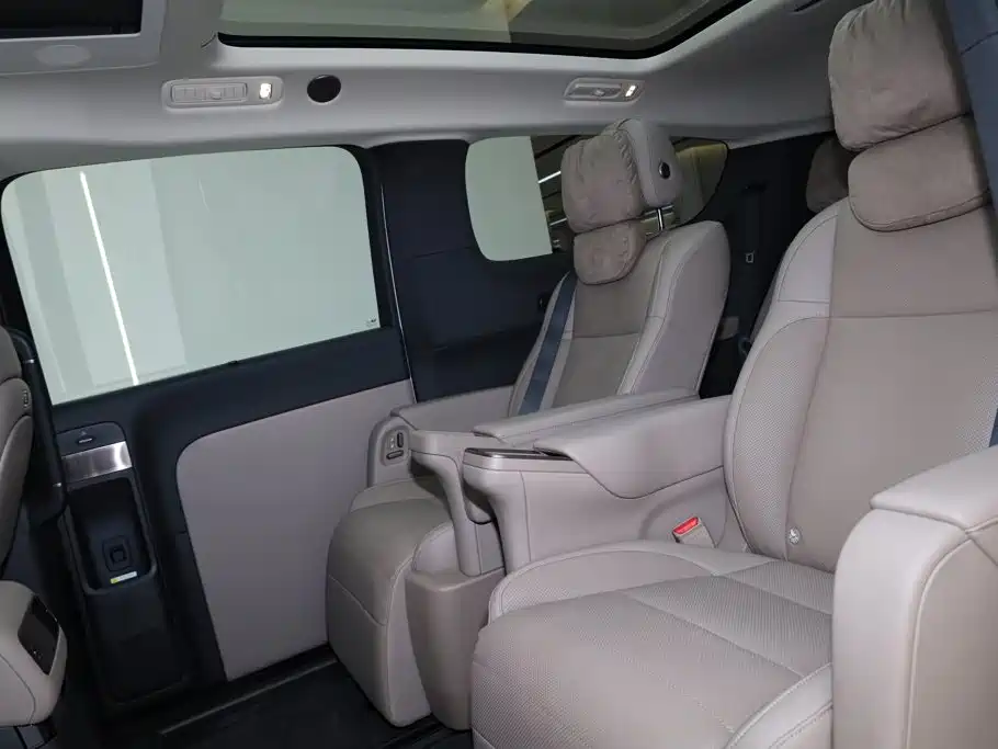 Li Auto MEGA 2025 2025 Ultra Smart Renewal Edition