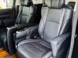 Фото 11 - Toyota Vellfire