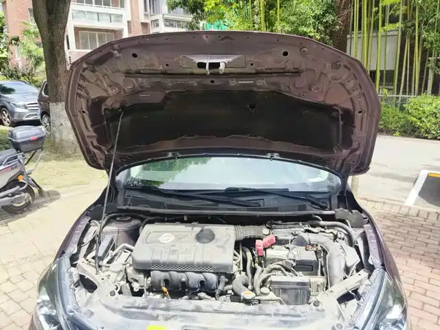 Nissan Sylphy 2018 1.6XV CVT Premium Edition — фото 3