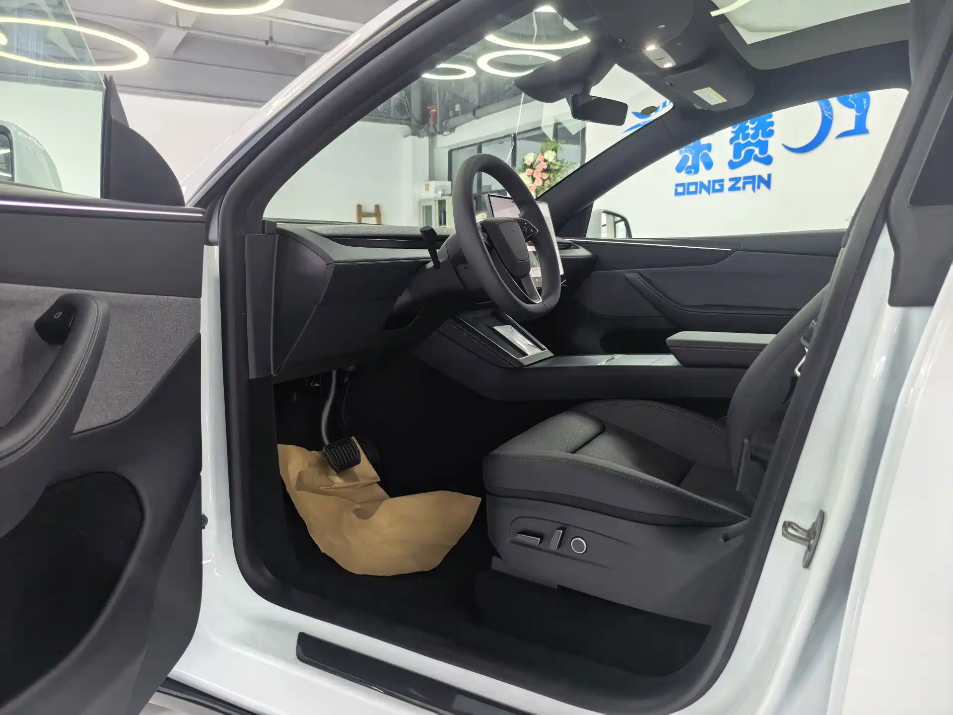Фото 8 - Tesla Model Y