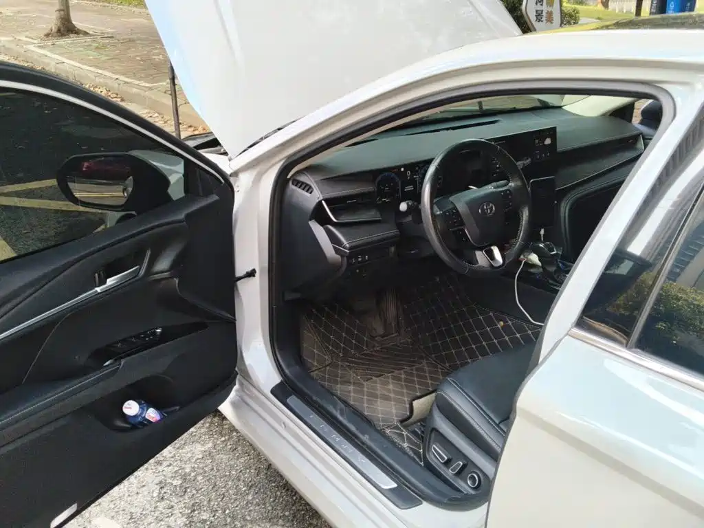 Photo 12 - Toyota Camry