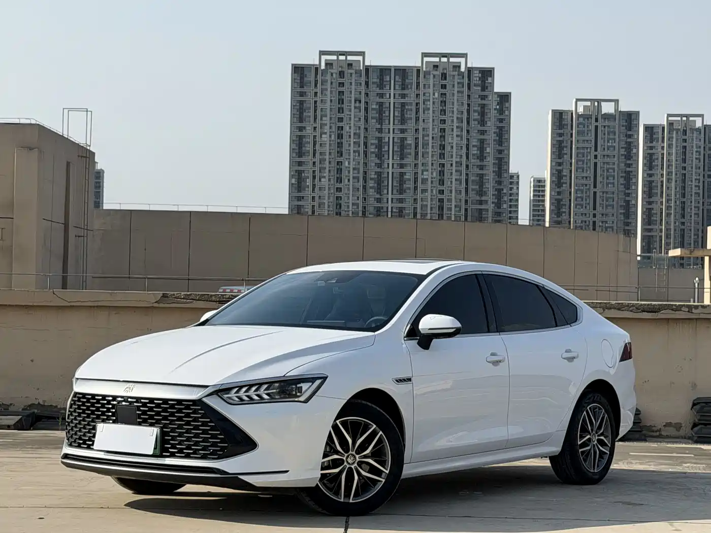 BYD Qin PLUS 2021 DM-i 120KM Flagship
