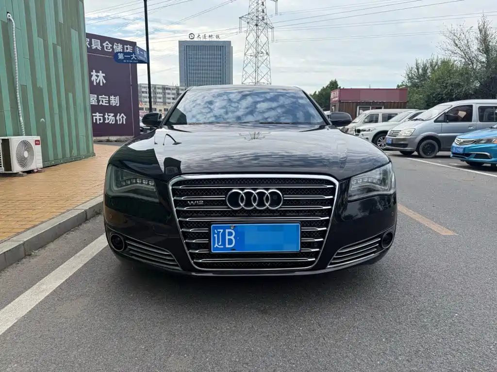 Фото 2 - Audi A8