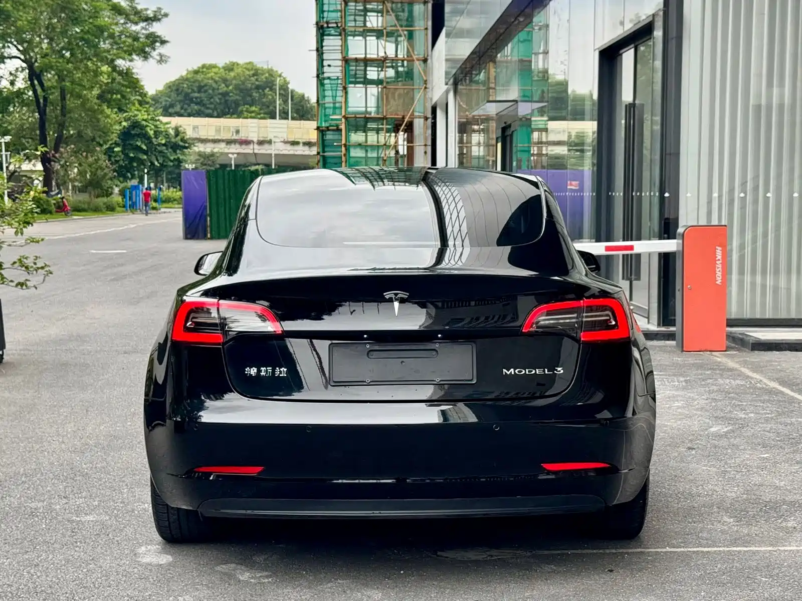 Фото 14 - Tesla Model 3
