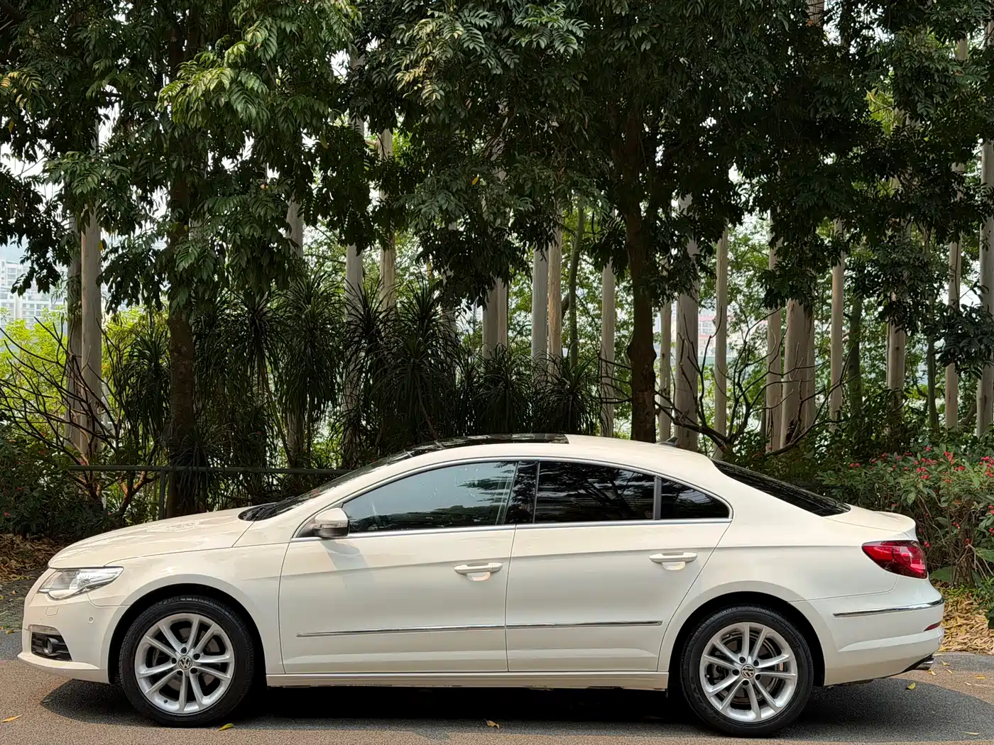 Volkswagen FAW-Volkswagen CC 2012 1.8TSI Premium фото 2