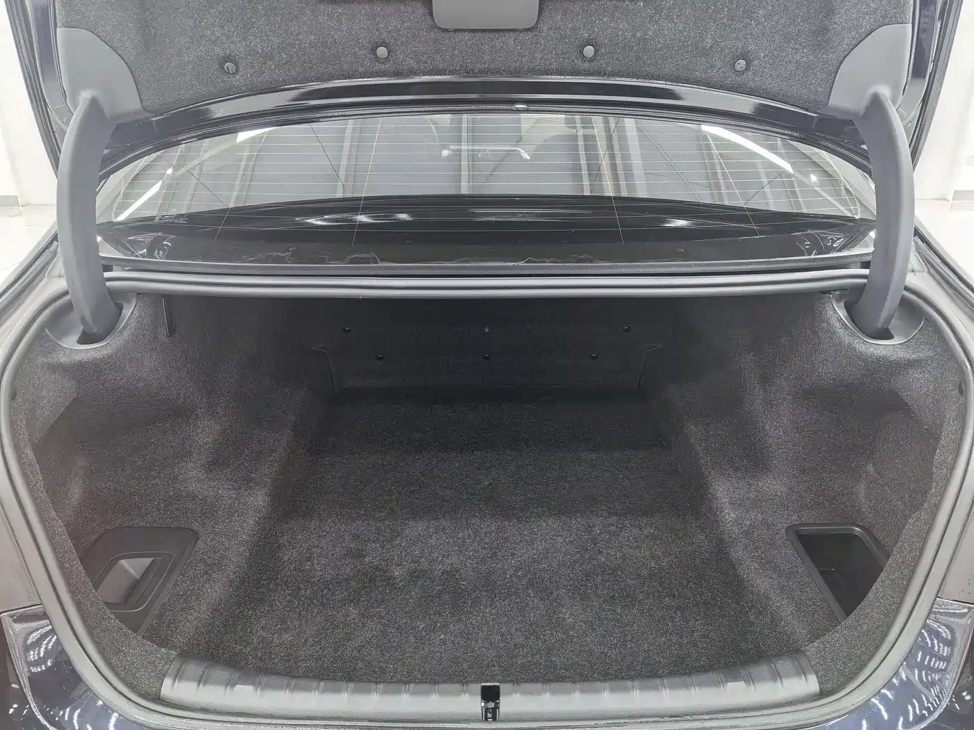 BMW 5 Series 2022 530Li Leading M Sport Package фото 18