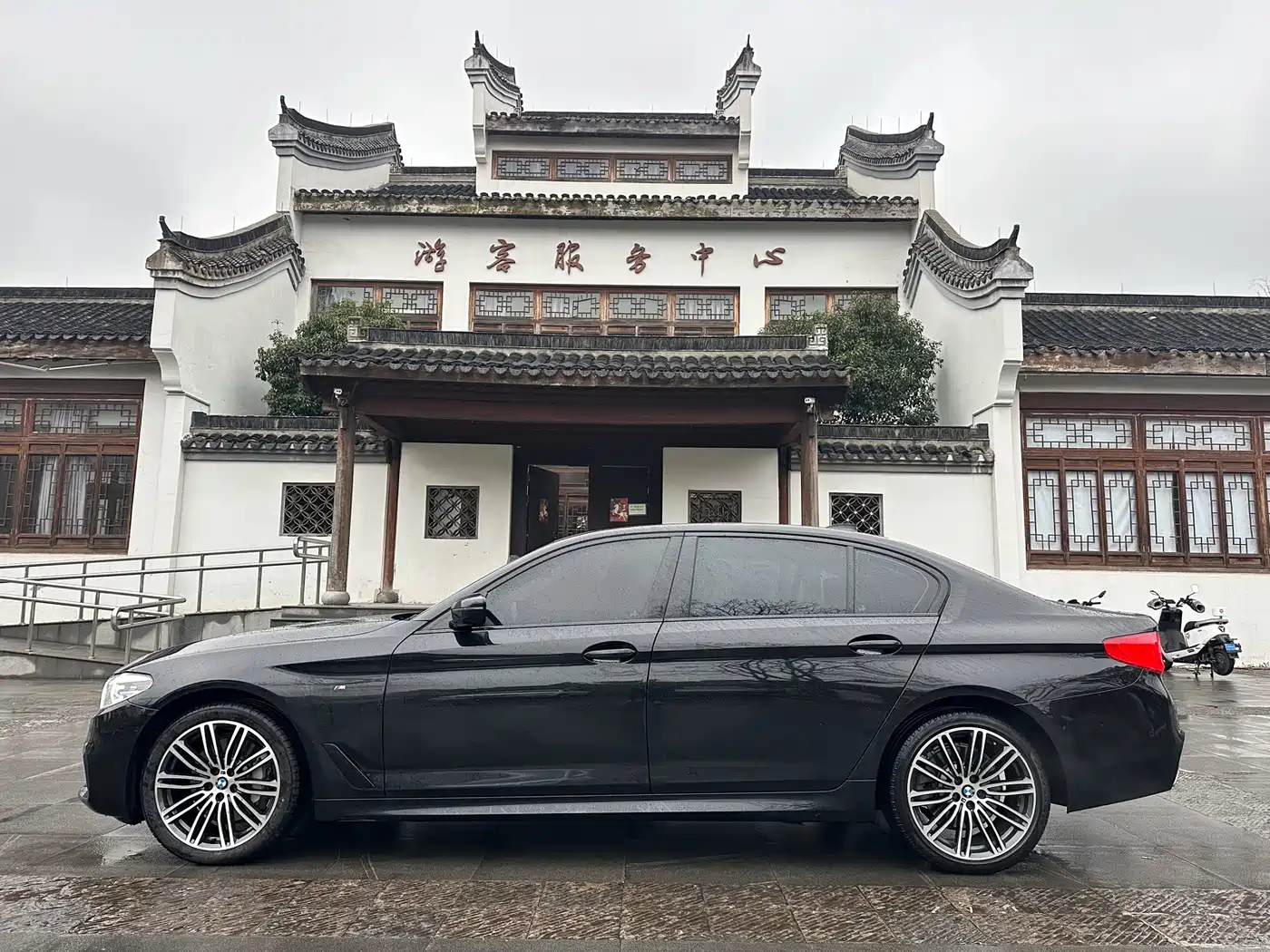 BMW 5 Series 2019 530Li Leading M Sport Package фото 4