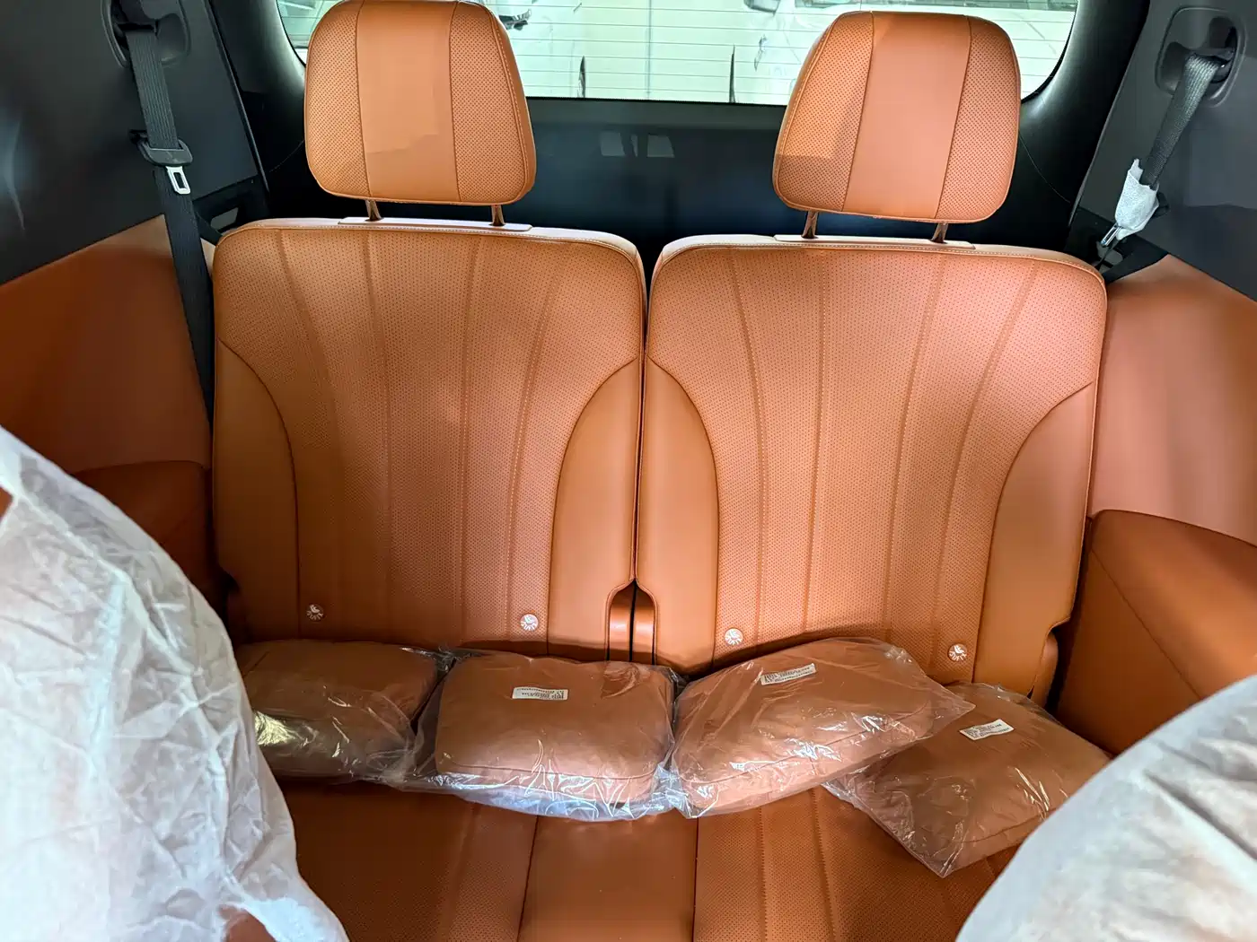 AITO Wenjie AITO M8 2025 Pure Electric Max+ 6-seater AWD фото 12