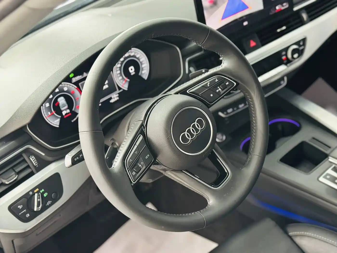 Audi A4L 2020 40 TFSI quattro Luxury Dynamic фото 12