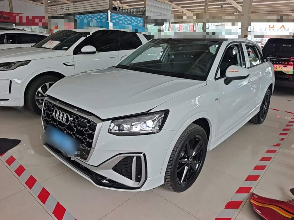 Audi Q2L