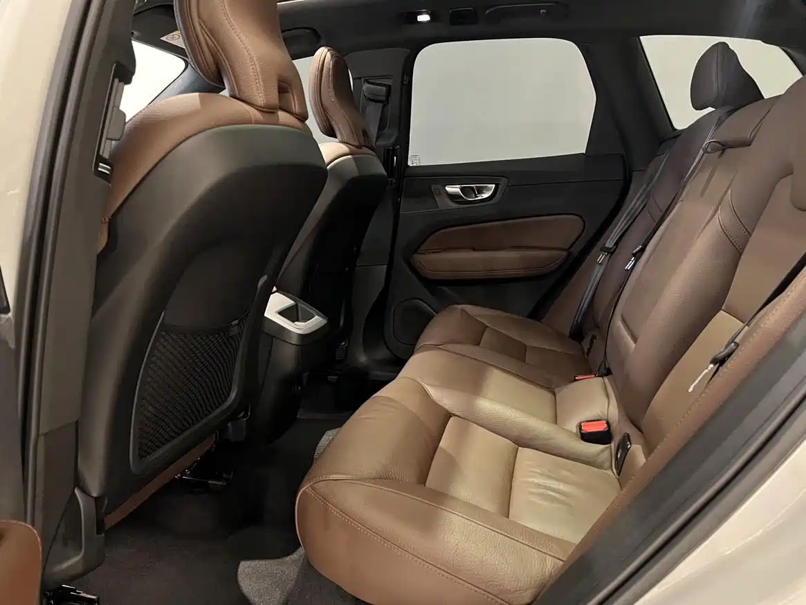 Volvo XC60 2025 2025 B5 AWD Smart Elite Luxury Edition