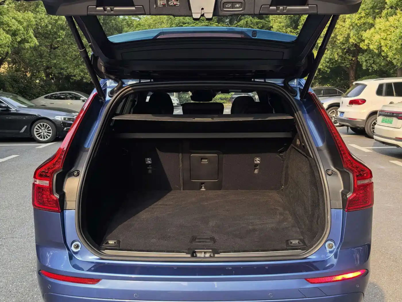 Volvo XC60 Plug-in Hybrid 2020 2019 T8 Twin Engine R-Design (China VI)