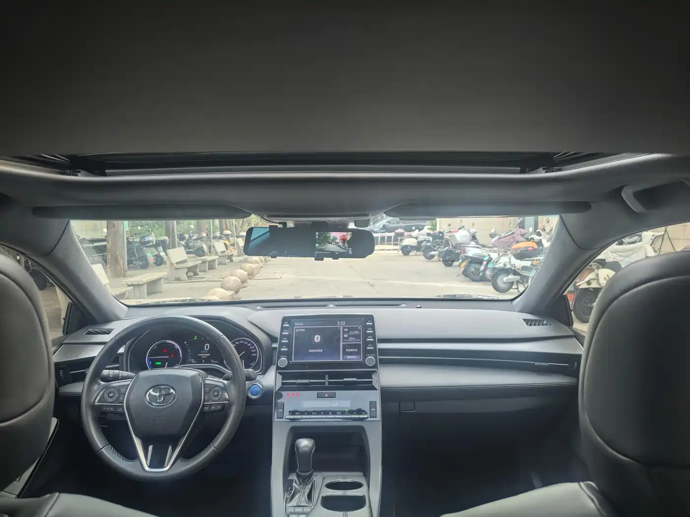 Toyota Avalon 2019 Hybrid 2.5L Luxury Edition China V фото 10