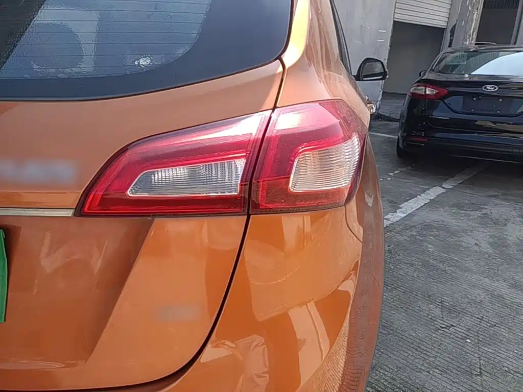BAIC Senova X65 2016 2015 2.0T Automatic Elite