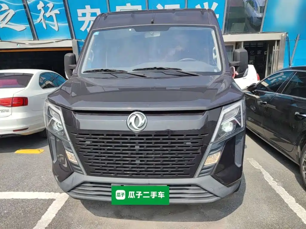 Dongfeng Yufeng Yufeng 2023 2023 V9+ 2.0T Manual FWD Multi-purpose Medium Wheelbase Medium Roof 7/8/9 Seater