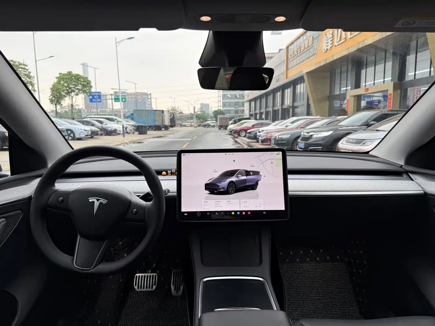 TESLA MODEL Y