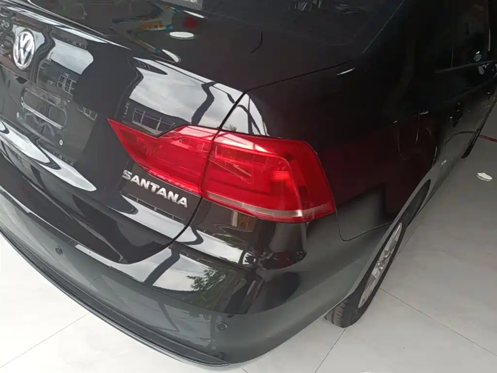 VOLKSWAGEN SANTANA