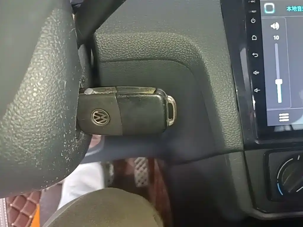VOLKSWAGEN SANTANA