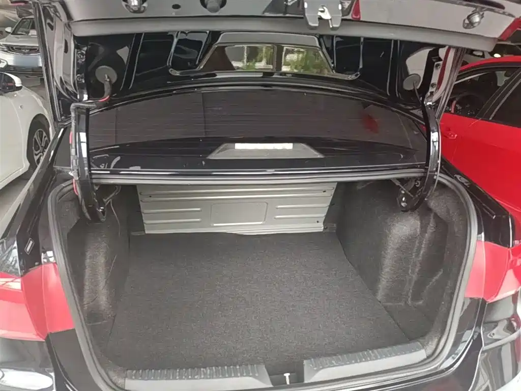 VOLKSWAGEN SANTANA