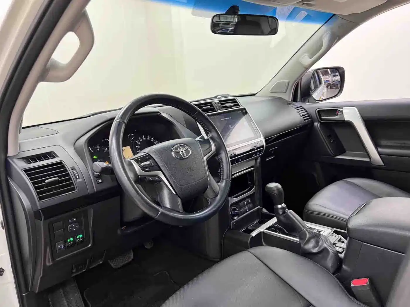 Фото 9 - Toyota Prado