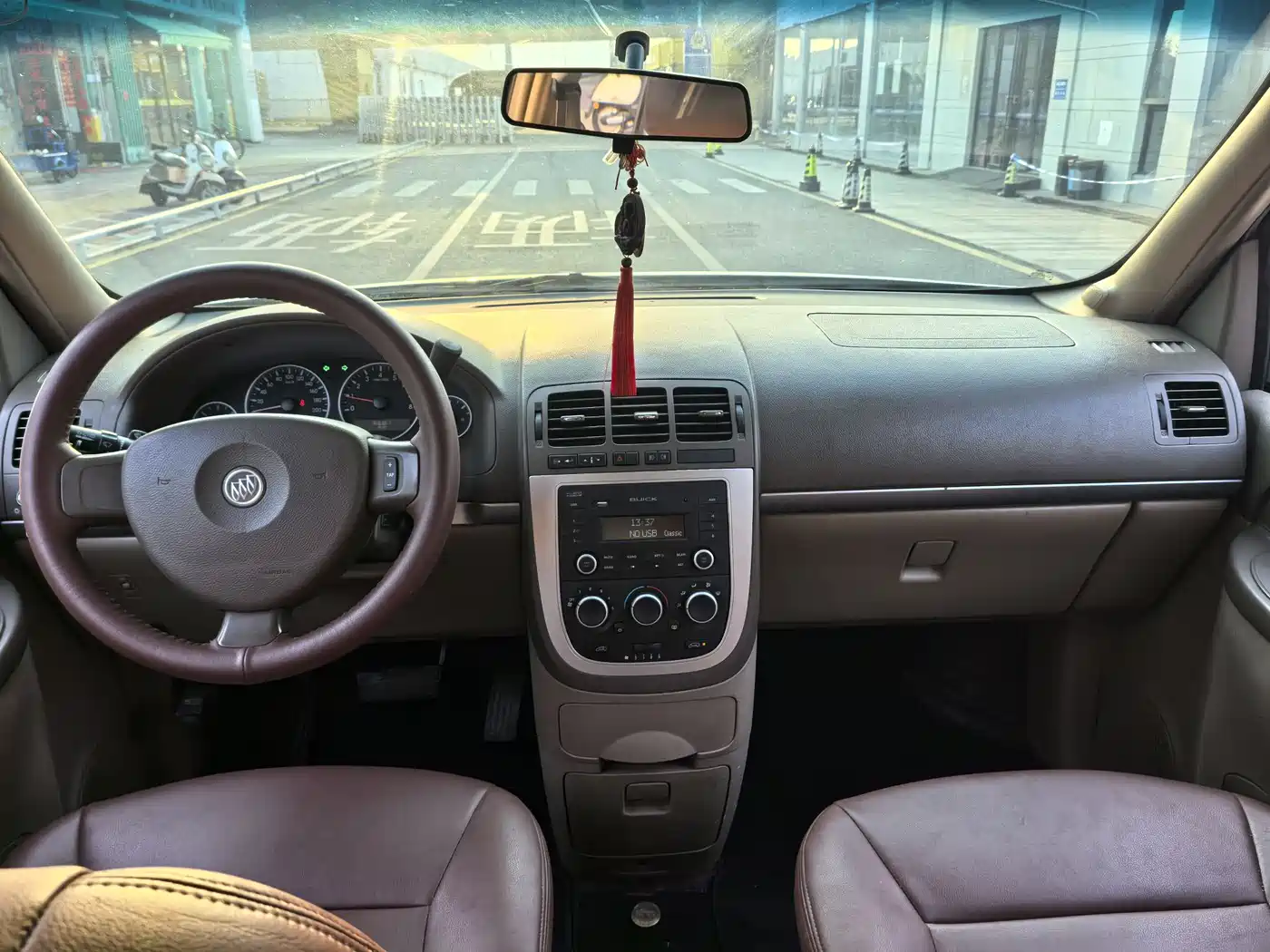 Buick GL8 2014 2.4L Classic Edition фото 7