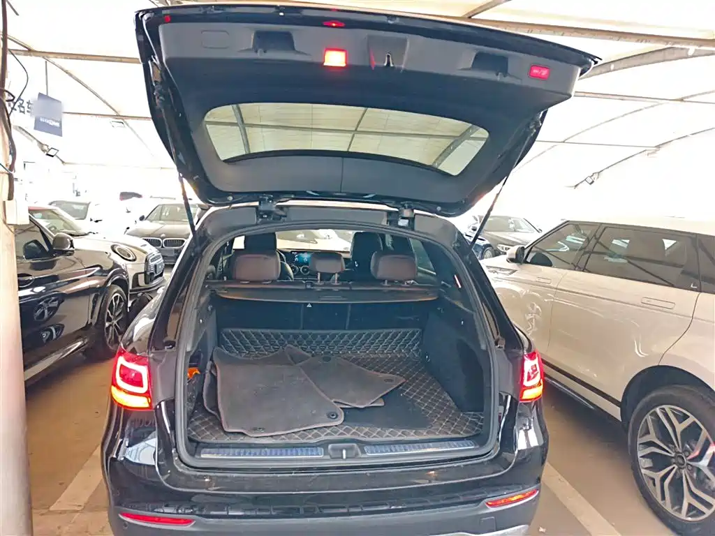 MERCEDES-BENZ GLC