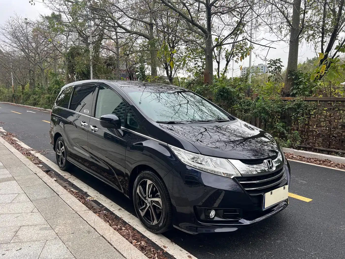 Photo 3 - Honda Odyssey