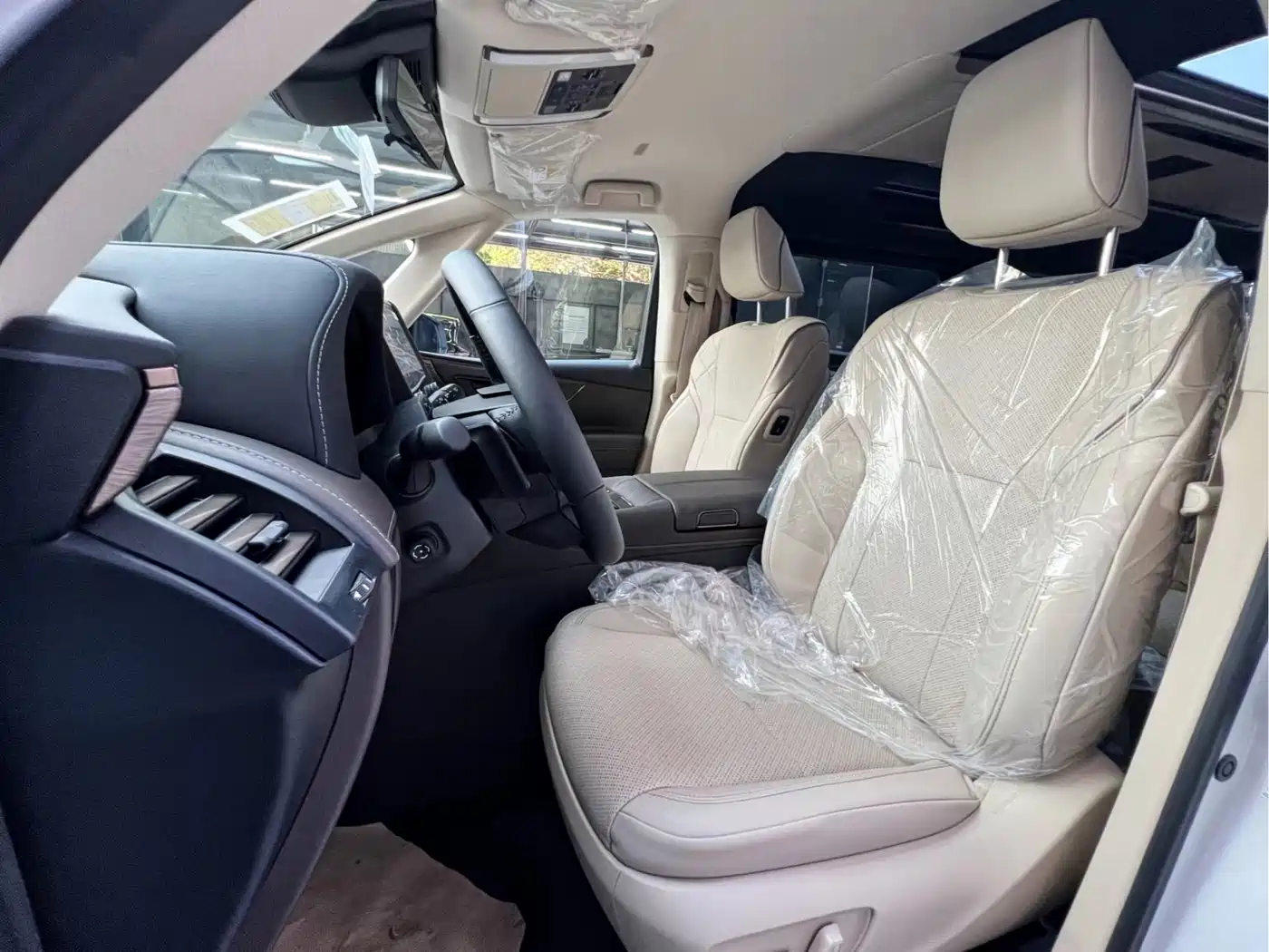 Toyota Alphard 2024 Hybrid 2.5L Ultimate Enjoyment Edition фото 7