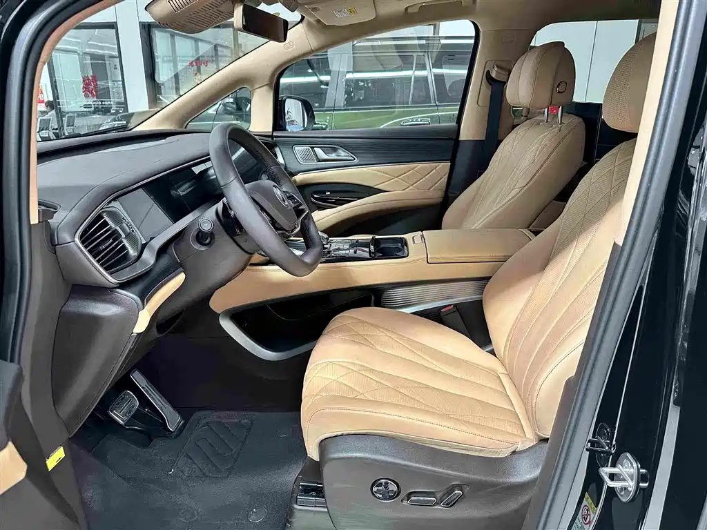 Denza D9 2025 2025 DM-i Smart Drive Edition 1020 AWD Prestige
