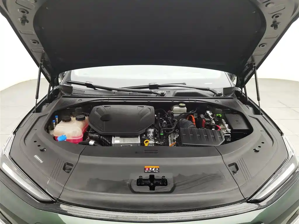 GEELY GALAXY GALAXY SPARKLE 8