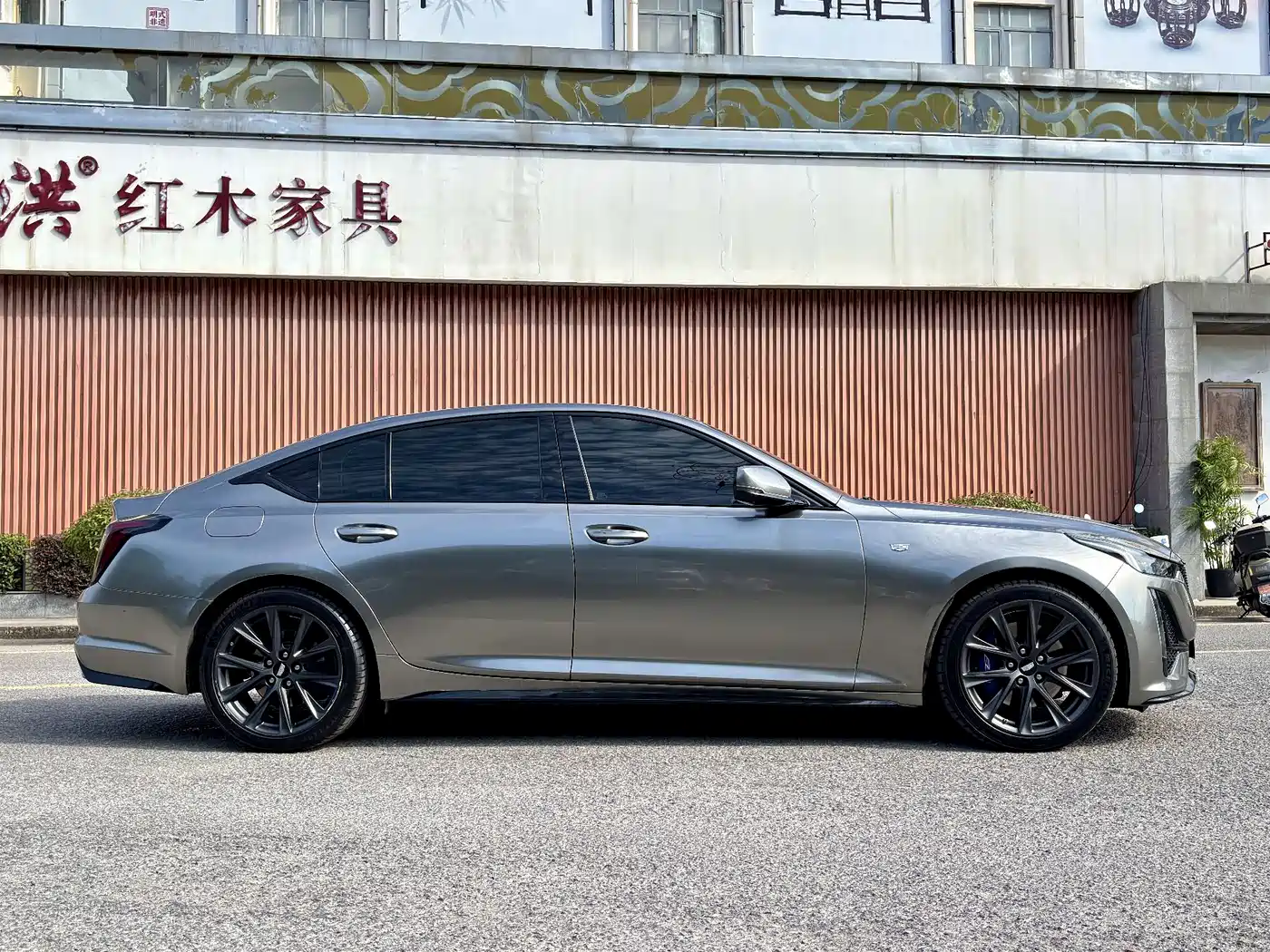 Фото 11 - Cadillac CT5