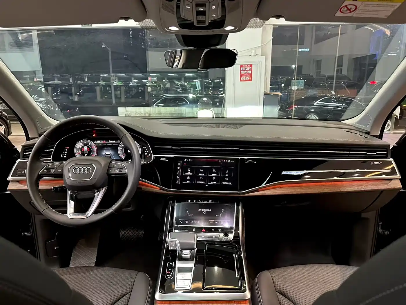Audi Q7 2025 55 TFSI quattro S line Black Warrior фото 6
