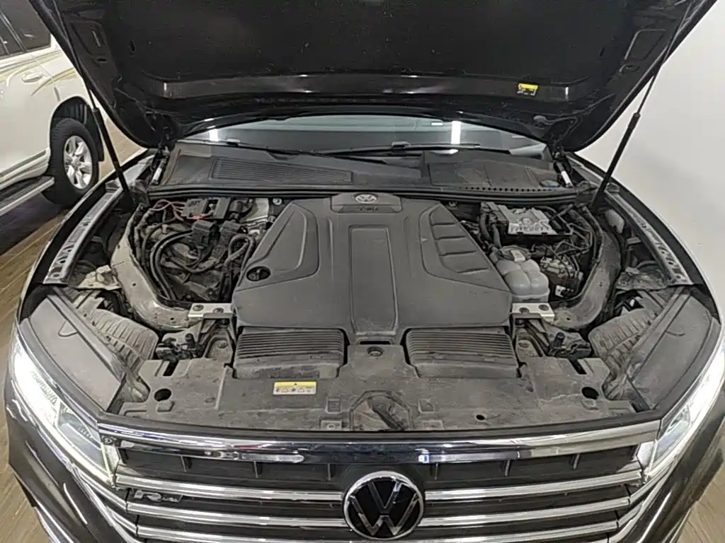 Фото 20 - Volkswagen Touareg