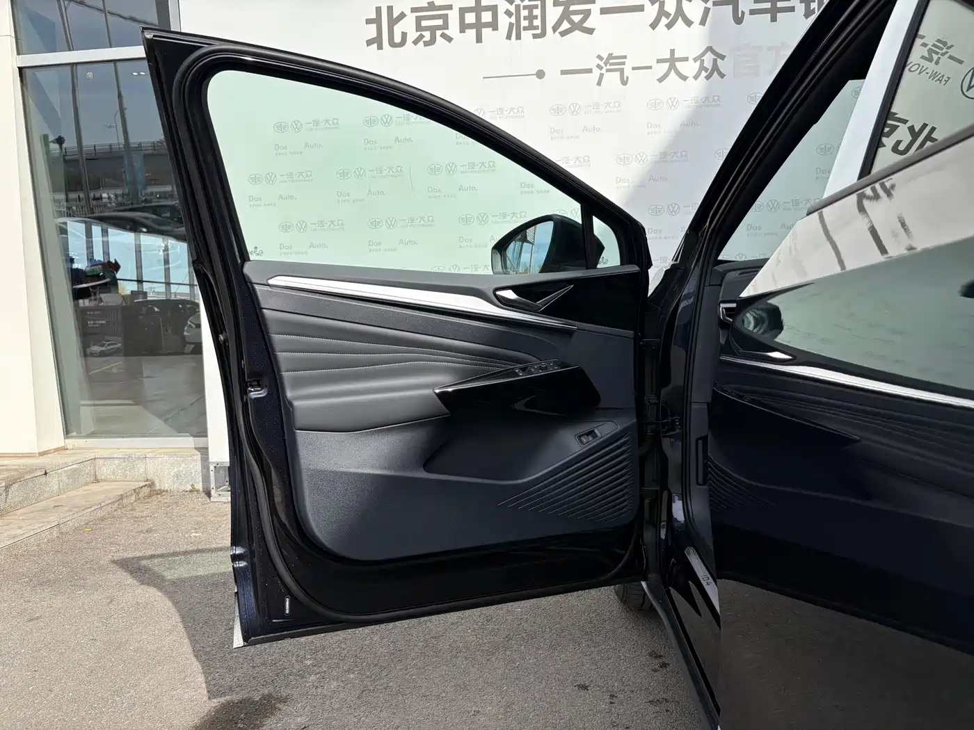 Volkswagen ID.4 CROZZ 2026 Dark Knight PRO Edition фото 9