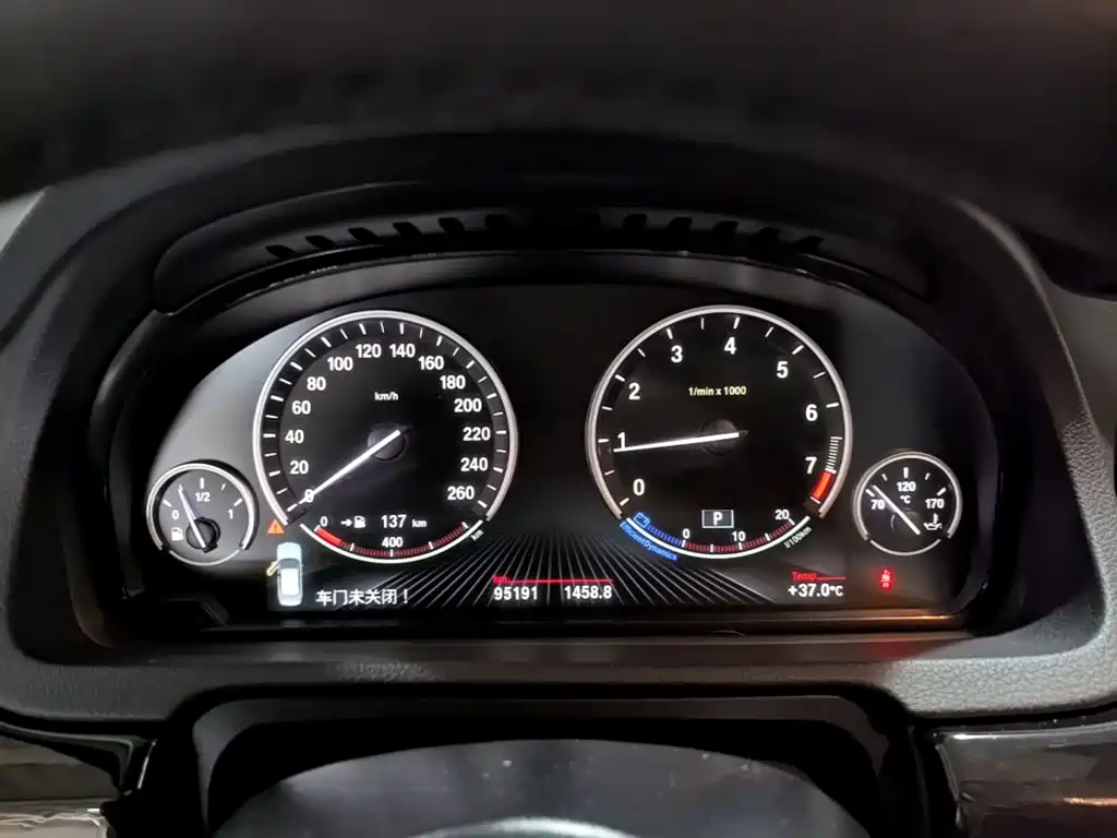 BMW 5 Series GT 2015 2014 528i Leading