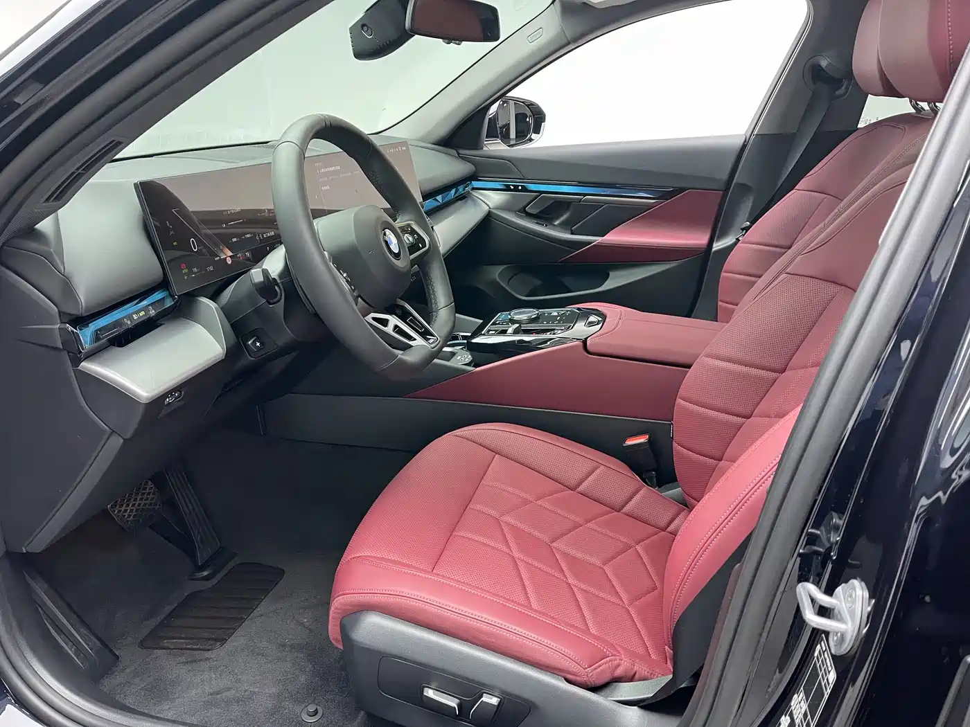 BMW 5 Series 2025 525Li M Sport Package фото 8